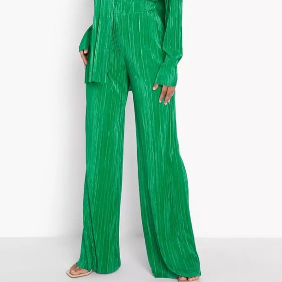 Boohoo Plisse Beach Shirt (M) & Wide Leg Trousers (S) - Picture 2 of 5